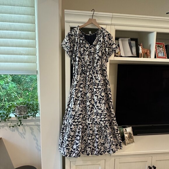 NAVY AND LIGHT TAN  TIERED CASALON MIDI FLORAL DRESS SIZE XL - Picture 2 of 5